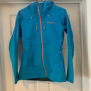 Patagonia Women’s Teal Rain Jacket Size Small